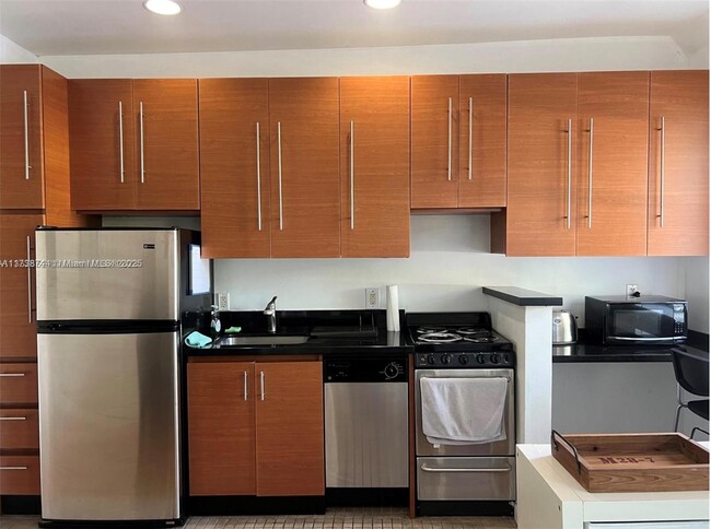 property at 1521 Lenox Ave.