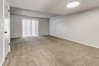 1227 Lakecrest Dr in Norman, OK - Building Photo - Building Photo