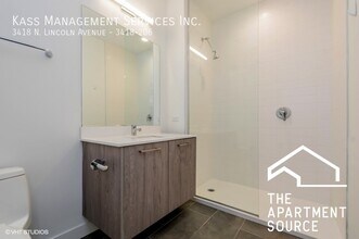 3420 N Lincoln Ave, Unit 206 in Chicago, IL - Foto de edificio - Building Photo