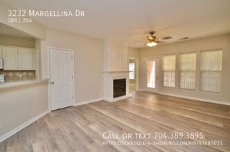 3232 Margellina Drive in Charlotte, NC - Foto de edificio - Building Photo