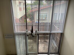 4623 Clarissa Ave, Unit 2 in Los Angeles, CA - Building Photo - Building Photo