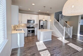 2368 S Troy Ct in Aurora, CO - Building Photo - Building Photo