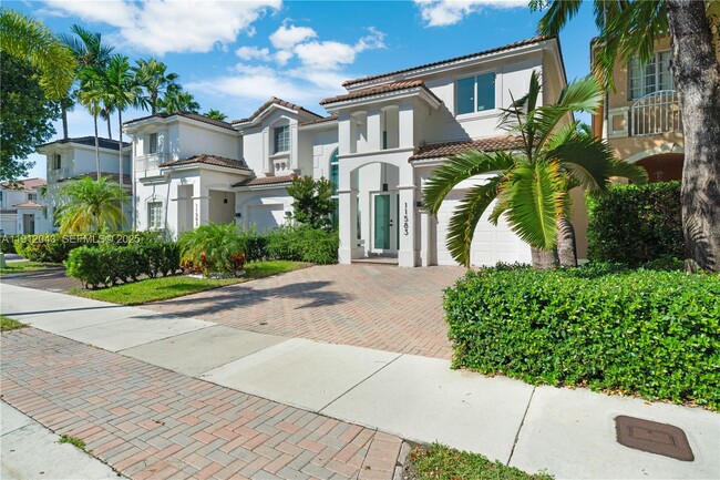 11583 NW 69th Terrace in Doral, FL - Building Photo - Building Photo