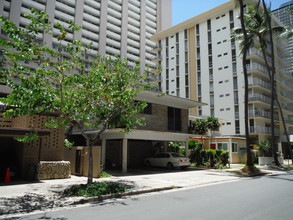 2212 Aloha Dr in Honolulu, HI - Building Photo - Building Photo