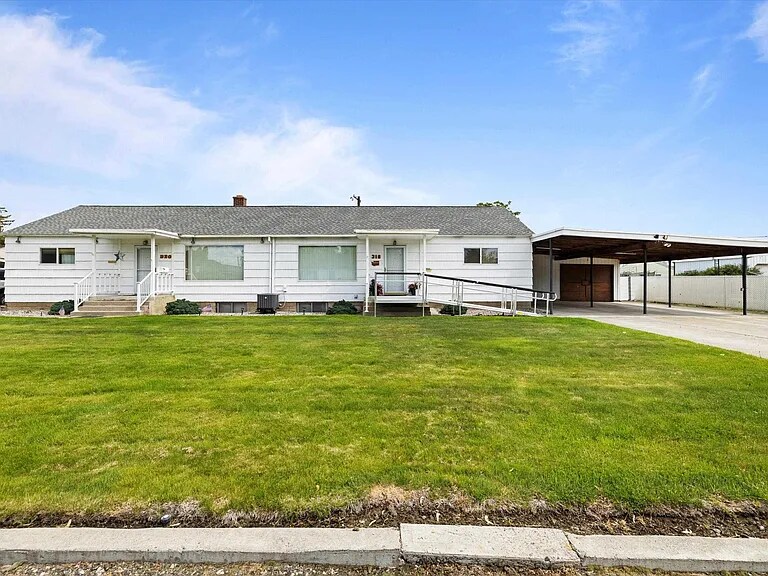 318 Abert Ave in Richland, WA - Building Photo