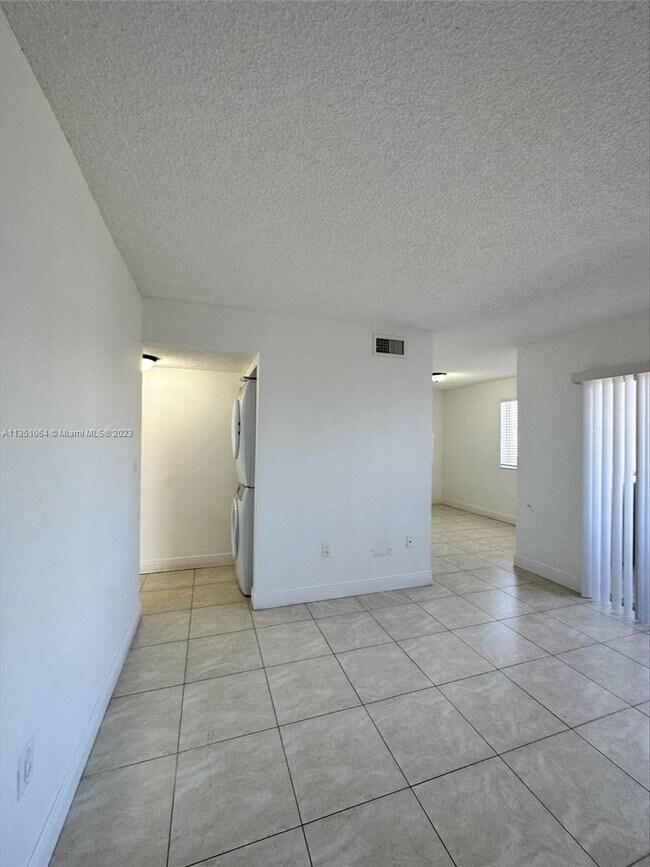 6214 SW 131st Ct-Unit -201 in Miami, FL - Building Photo - Building Photo