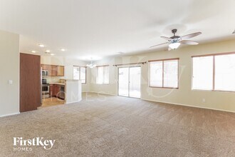 8939 W St John Rd in Peoria, AZ - Building Photo - Building Photo