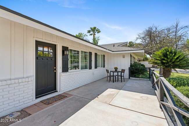 5339 E Osborn Rd in Phoenix, AZ - Building Photo - Building Photo