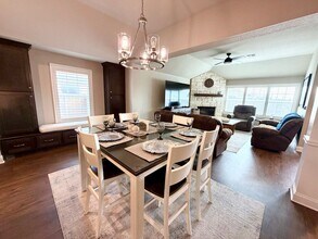 916 Cumberland St in McGregor, TX - Building Photo - Building Photo