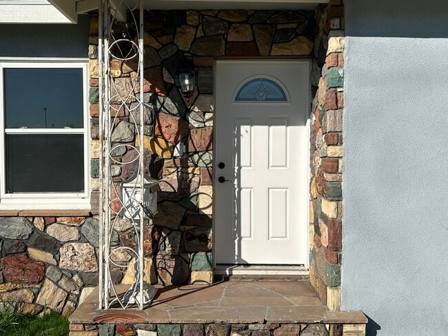 407 S Louise Ave in Azusa, CA - Building Photo - Building Photo