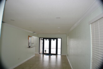 9466 SW 6th Terrace in Miami, FL - Building Photo - Building Photo