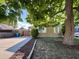 2869 S Cherokee St in Englewood, CO - Building Photo
