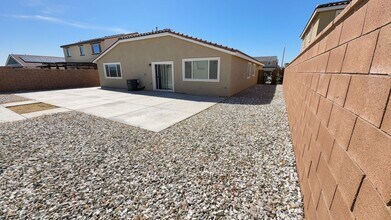 13074 Eastwind Way in Victorville, CA - Building Photo - Building Photo