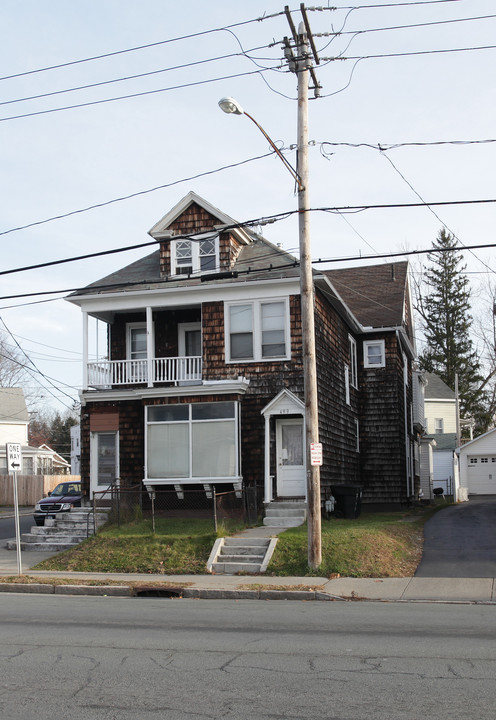 499 Pawling Ave in Troy, NY - Foto de edificio