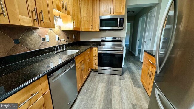 6230 Edsall Rd in Alexandria, VA - Building Photo - Building Photo