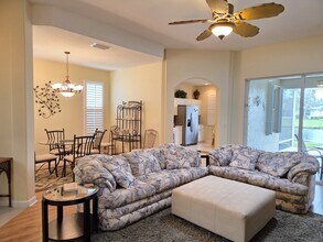 3280 Anthem Way in Vero Beach, FL - Foto de edificio - Building Photo