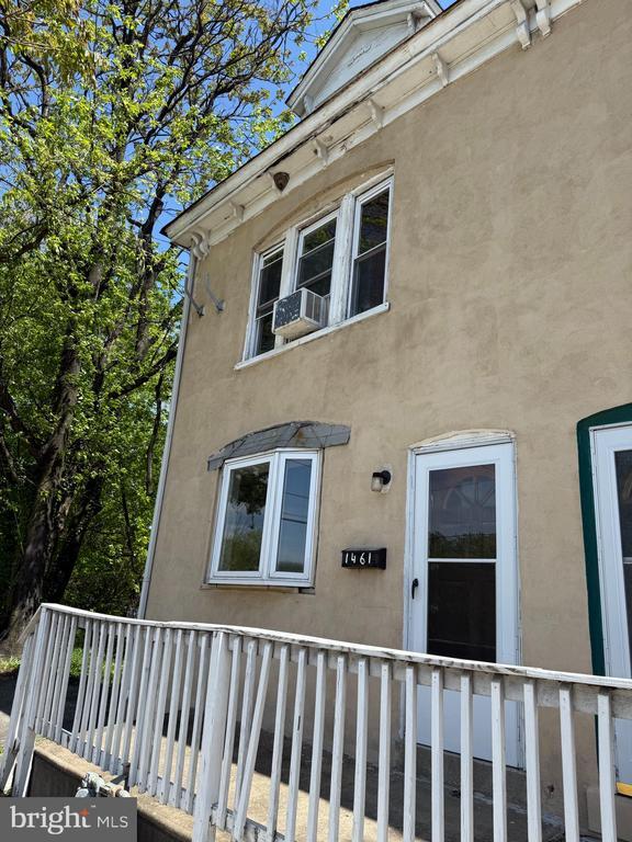 property at 1461 Kerlin St