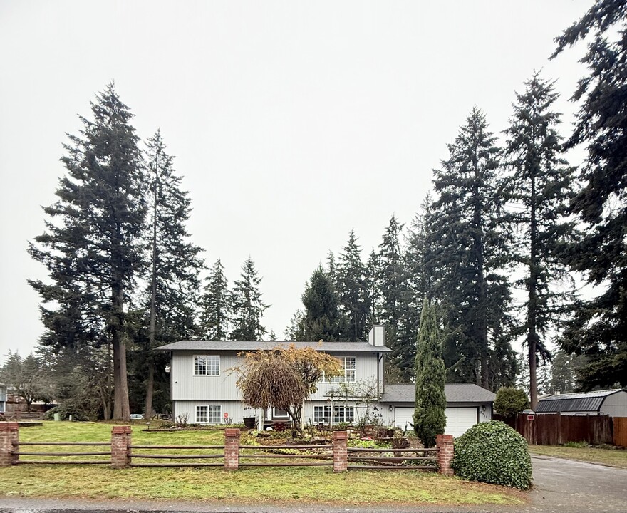 5311 205th St Ct E in Spanaway, WA - Building Photo