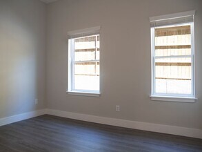 2320 S Germantown Rd in Germantown, TN - Foto de edificio - Building Photo