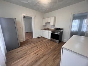 857 Fairmount St SE in Grand Rapids, MI - Building Photo - Building Photo