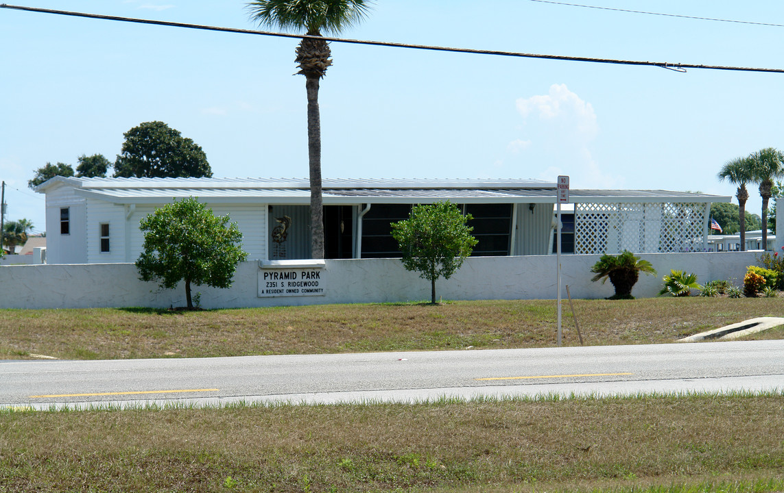 2351 S Ridgewood Ave in Edgewater, FL - Building Photo