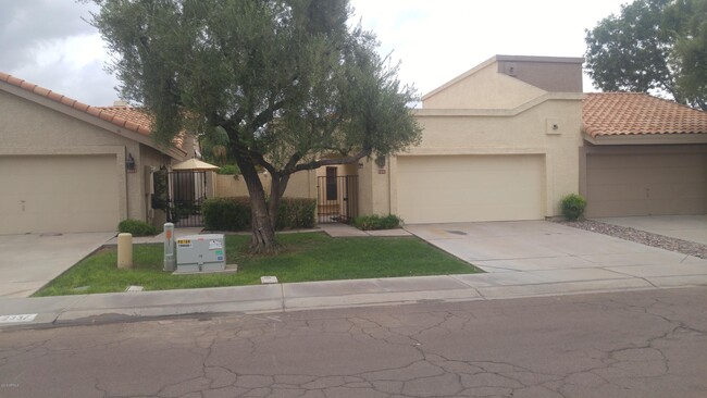 property at 2341 W Shawnee Dr