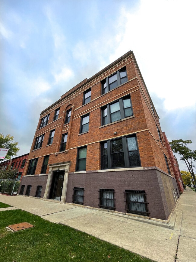 property at 3257 W Pierce Ave