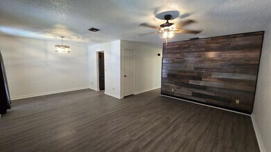 633 W Oak Terrace Dr in Leesburg, FL - Building Photo - Building Photo