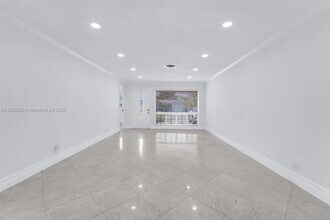 2005 N 36th Ave in Hollywood, FL - Building Photo - Building Photo