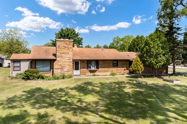 property at 5331 S La Salle Dr