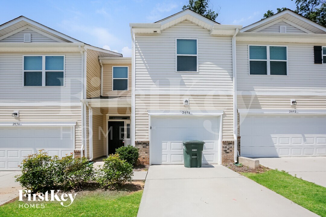 2054 Cypress Village Dr NW in Concord, NC - Foto de edificio