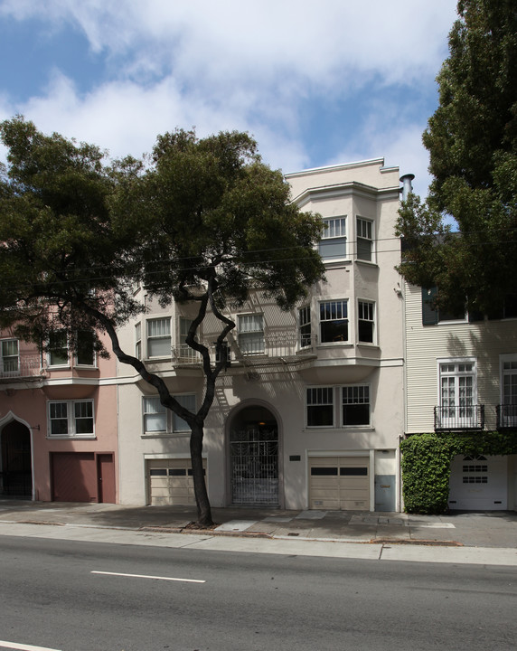 3025 Van Ness Ave in San Francisco, CA - Building Photo