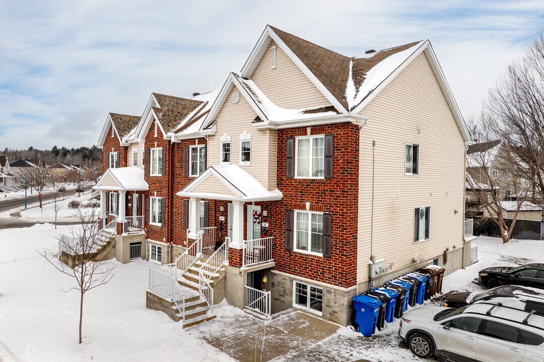 700-706 De L'étang Av in Mascouche, QC - Building Photo