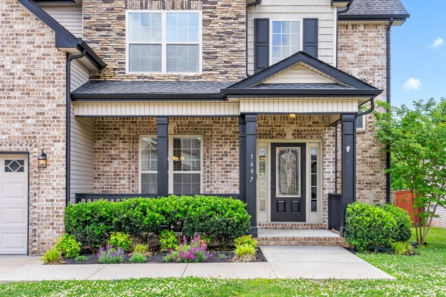 1697 Ellie Piper Cir in Clarksville, TN - Building Photo - Building Photo