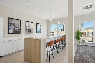 Envoy in Sacramento, CA - Foto de edificio - Building Photo