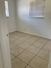 286 Lowell Ave in North Fort Myers, FL - Building Photo - Building Photo
