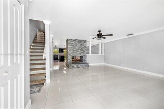 4299 Coral Springs Dr in Coral Springs, FL - Building Photo - Building Photo