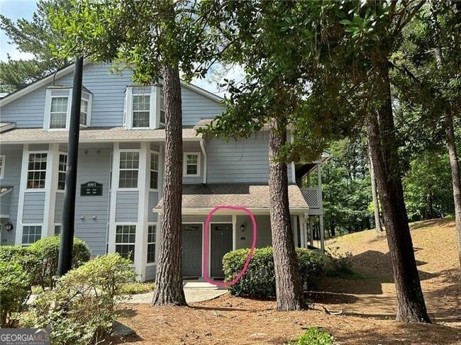 property at 4001 Riverlook Pkwy SE