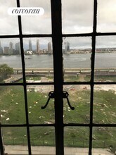5 Tudor City Pl in New York, NY - Building Photo - Building Photo