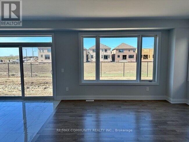 7 O'Neill St in Kawartha Lakes, ON - Building Photo - Building Photo