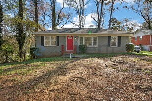 586 Oakside Dr SW in Atlanta, GA - Building Photo