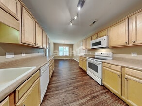 1956 Longburn Dr in Kernersville, NC - Building Photo - Building Photo