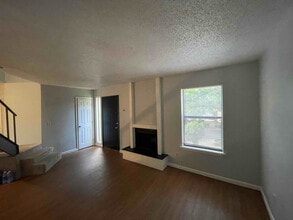 3747 Donovan Dr, Unit C in Tallahassee, FL - Building Photo - Building Photo