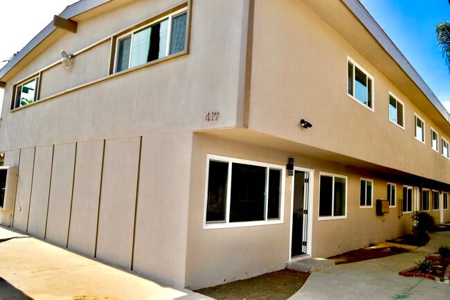 property at 417 W Almond St