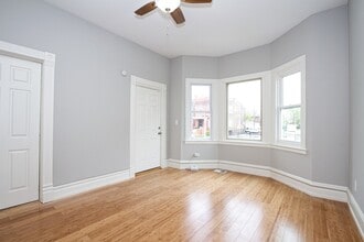 7132 S Ellis Ave in Chicago, IL - Foto de edificio - Building Photo