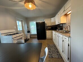 199 Elm St, Unit 1 in Saratoga Springs, NY - Building Photo - Building Photo