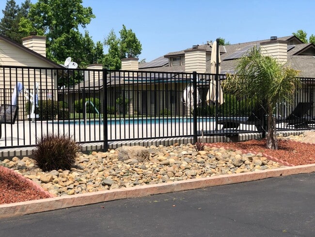 2357 Fir Ave in Merced, CA - Building Photo - Building Photo