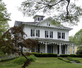 108 S Main St in Middleboro, MA - Building Photo - Building Photo