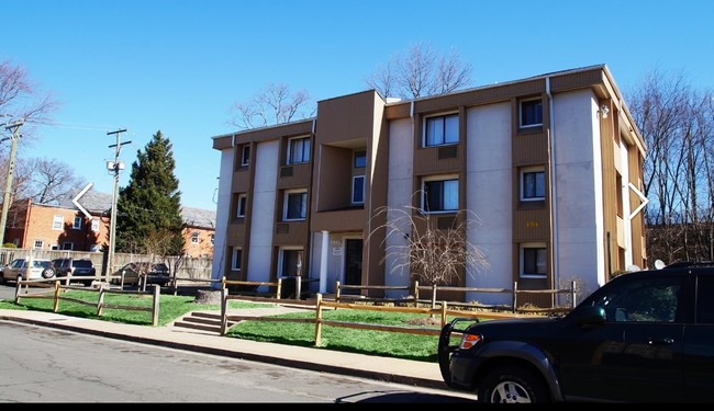 1701 S Edgewood St in Arlington, VA - Building Photo - Primary Photo