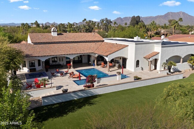 8515 E Sutton Dr in Scottsdale, AZ - Building Photo - Building Photo
